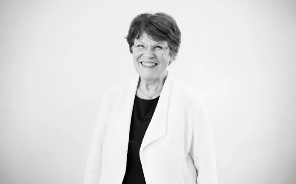 UNICEF-Komitee: Susanne Schlüter-Müller | © UNICEF/Ressel Mit Kindern über Krieg sprechen: Kinderpsychitaterin Susanne Schlüter-Müller im Gespräch mit UNICEF