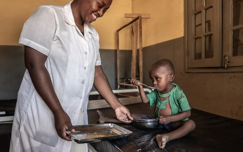 Vaha Anakivoe ist freiwillige Krankenschwester in diesem Krankenhaus. | © UNICEF/Andrian Vaha Anakivoe ist freiwillige Krankenschwester in diesem Krankenhaus.