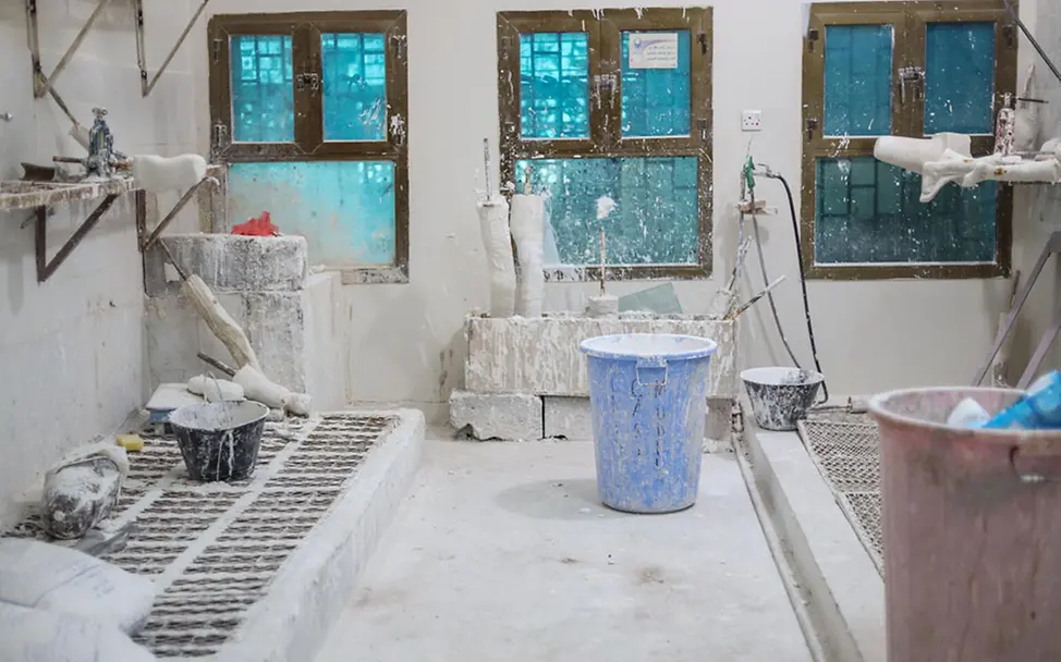 Jemen: Blick in den Raum, in dem die Prothesen gemacht werden | © UNICEF/Mahdi Hussein Jemen: Blick in den Raum, in dem die Prothesen gemacht werden