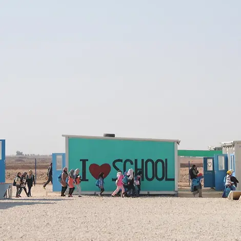 Syrien-Krieg: 10 Jahre Za'atari Camp | © UNICEF/Charbonneau Syrien-Krieg: Schule für geflüchtete Kinder im Za'atari Camp in Jordanien