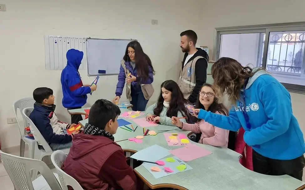 Erdbeben in Syrien: So hilft UNICEF | © UNICEF/UN0783244 Erdbeben in Syrien: Kinder lernen in einem von UNICEF unterstützten Bildungszentrum