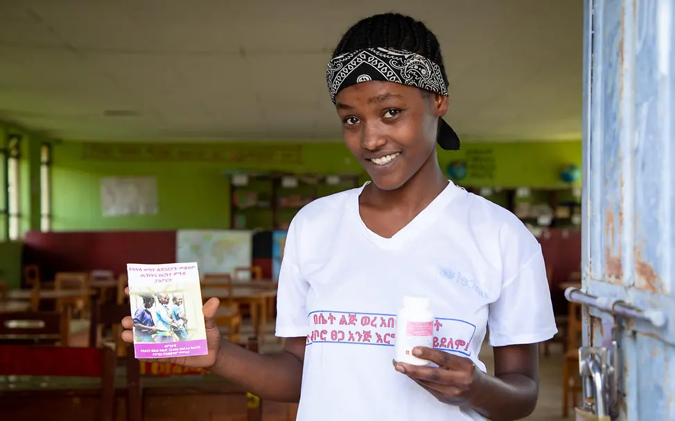 Mädchen in Äthiopien mit Eisenpräparat | © UNICEF/ Pouget Mädchen: Fehlende Nährstoffe können zu Anämie führen