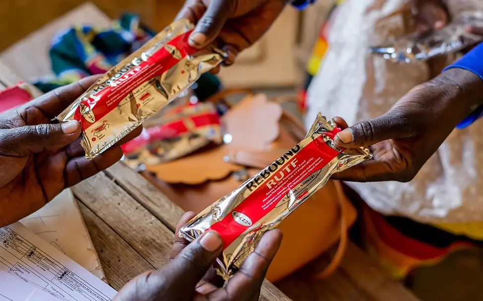 Therapeutische Spezialnahrung | UNICEF/PLUS CREATIONS RUFT_Malawi_UNI420644