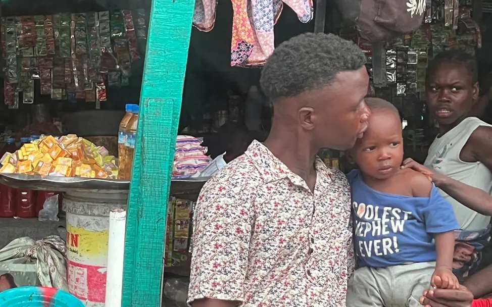 In den Armenvierteln von Monrovia wünschen sich viele Eltern ein besseres Leben für ihre Kinder | © UNICEF/Bücker In den Armenvierteln von Monrovia wünschen sich viele Eltern ein besseres Leben für ihre Kinder.