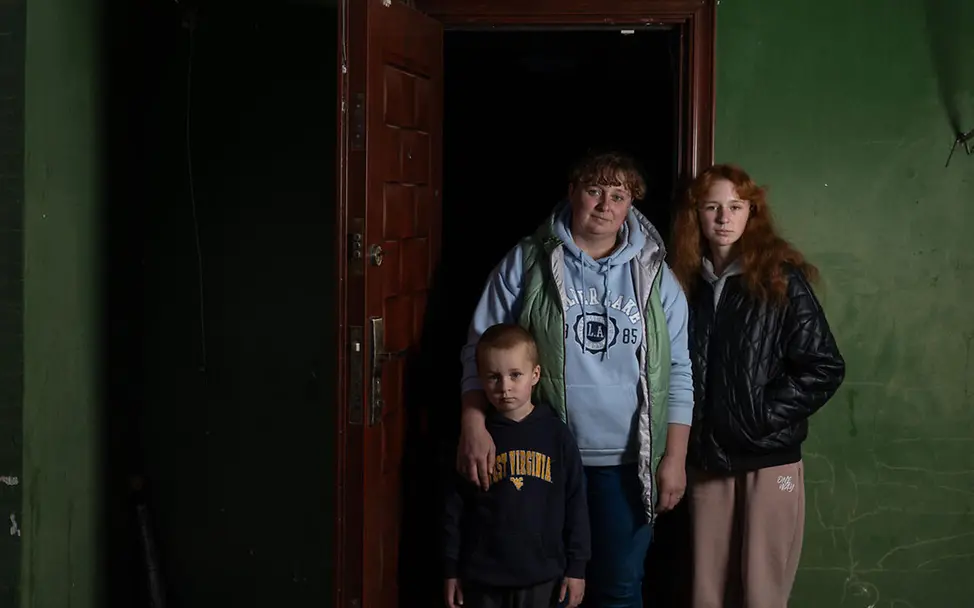 Ukraine Winter Hilfe: Diese Familie verbringt den Kriegswinter nach der Flucht in einem kleinen Gartenhäuschen 