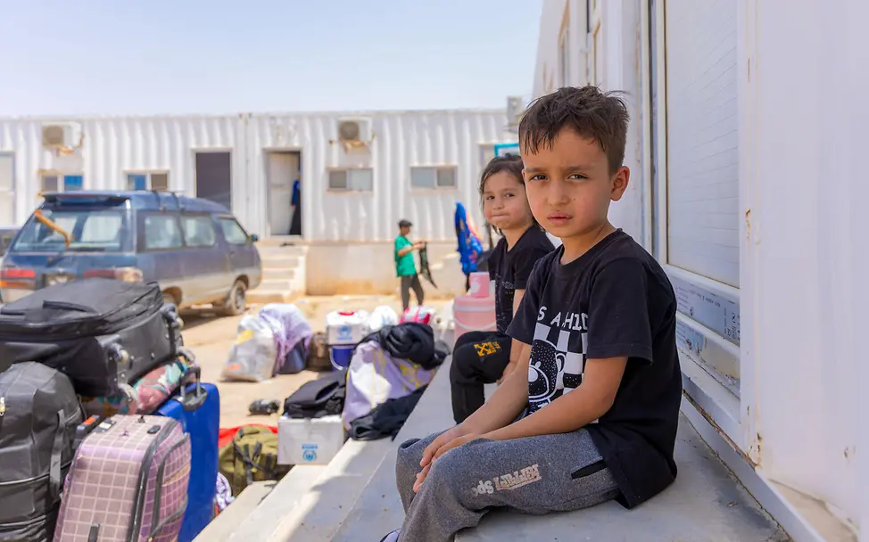 Die Geschwister sind mit ihren Eltern aus dem Iran nach Afghanistan geflohen. | © UNICEF/Khayyam Kindheit Afghanistan: Immer mehr Menschen fliehen zurück nach Afghanistan.