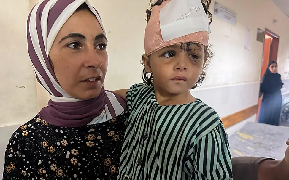 Gaza: Kind mit Kopfverletzung. | © UNICEF/Eleyan Gaza: Kind mit Kopfverletzung.