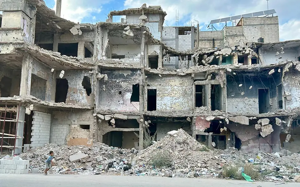 Syrien: Ein komplett zerstörtes Gebäude. | © UNICEF/Charbonneau Syrien: Ein komplett zerstörtes Gebäude.