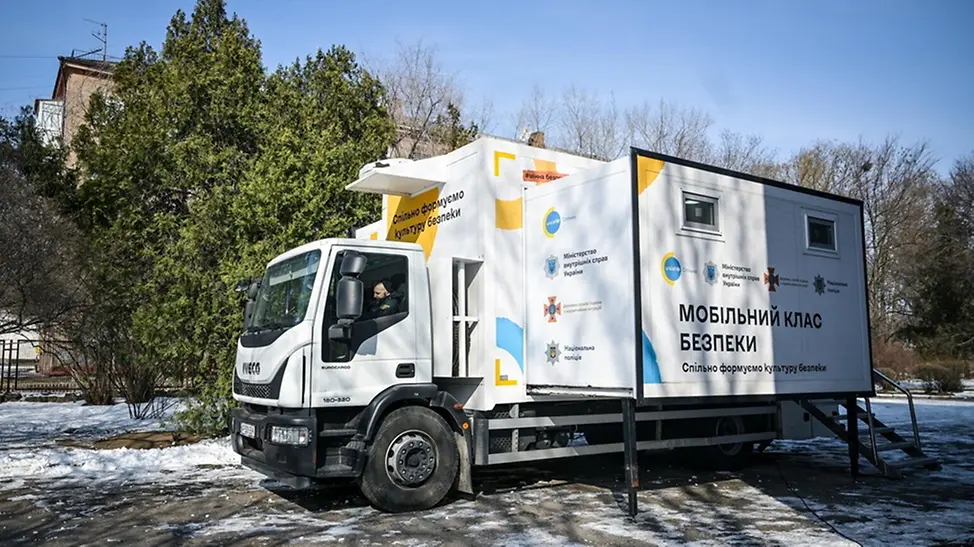 Ukraine Krieg: Diese speziellen Fahrzeuge hat UNICEF für das mobile Sicherheitstraining zur Verfügung gestellt.